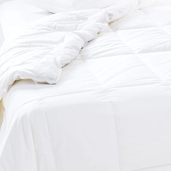 Superior Microfibre Quilt - Image 3